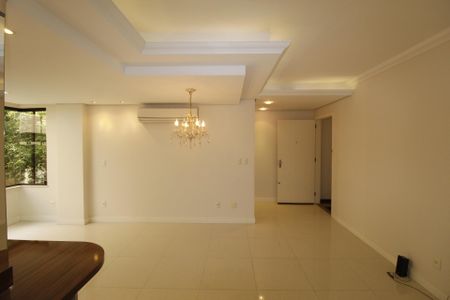 Apartamento à venda com 81m², 2 quartos e 1 vagaSala