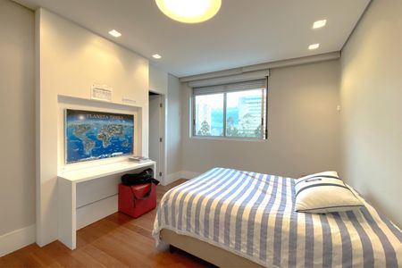 Apartamento à venda com 464m², 5 quartos e 5 vagas Apartamento à venda com 464m², 5 quartos e 5 vagasSuite 2