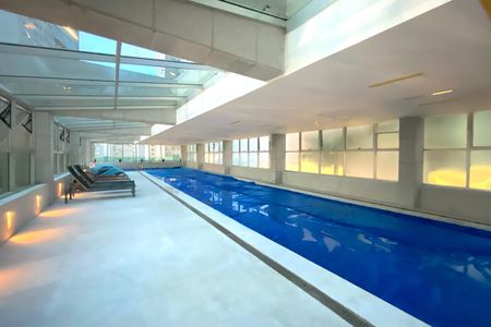 Apartamento à venda com 464m², 5 quartos e 5 vagas Apartamento à venda com 464m², 5 quartos e 5 vagasÁrea comum - Piscina Coberta