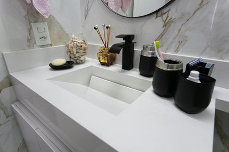 Apartamento à venda com 69m², 2 quartos e 1 vaga Apartamento à venda com 69m², 2 quartos e 1 vagaBanheiro Social