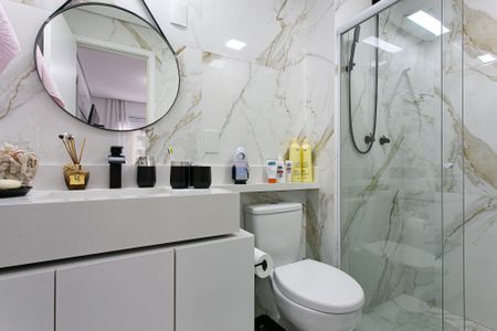 Apartamento à venda com 69m², 2 quartos e 1 vaga Apartamento à venda com 69m², 2 quartos e 1 vagaBanheiro Social