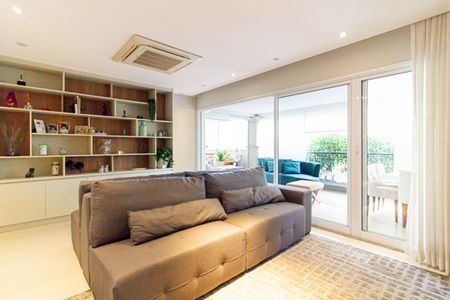 Apartamento à venda com 212m², 3 quartos e 5 vagas Apartamento à venda com 212m², 3 quartos e 5 vagasSala