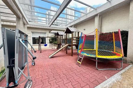 Apartamento à venda com 212m², 3 quartos e 5 vagas Apartamento à venda com 212m², 3 quartos e 5 vagasPlayground