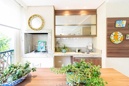 Apartamento à venda com 212m², 3 quartos e 5 vagas Apartamento à venda com 212m², 3 quartos e 5 vagasÁrea Gourmet