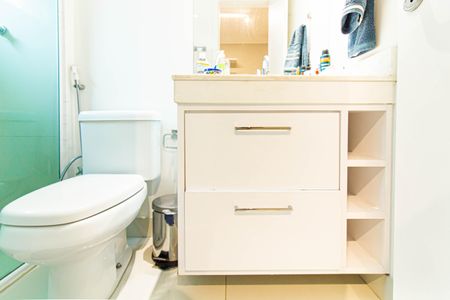 Apartamento à venda com 212m², 3 quartos e 5 vagas Apartamento à venda com 212m², 3 quartos e 5 vagasBanheiro da Suíte 1