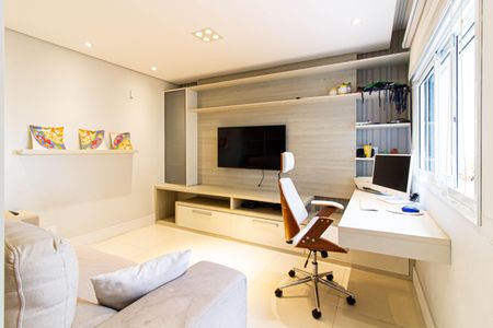 Apartamento à venda com 212m², 3 quartos e 5 vagas Apartamento à venda com 212m², 3 quartos e 5 vagasEscritório