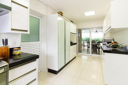Apartamento à venda com 212m², 3 quartos e 5 vagas Apartamento à venda com 212m², 3 quartos e 5 vagasCozinha