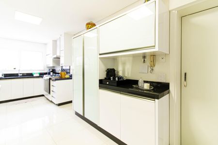 Apartamento à venda com 212m², 3 quartos e 5 vagas Apartamento à venda com 212m², 3 quartos e 5 vagasCozinha