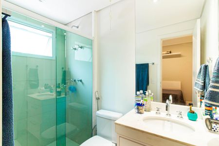 Apartamento à venda com 212m², 3 quartos e 5 vagas Apartamento à venda com 212m², 3 quartos e 5 vagasBanheiro da Suíte 1