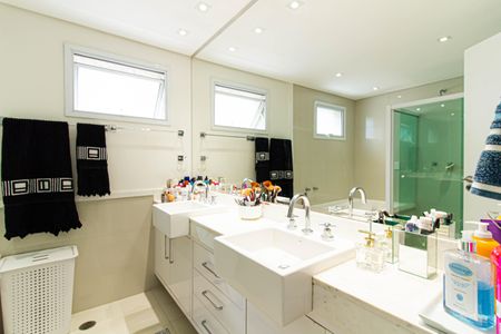 Apartamento à venda com 212m², 3 quartos e 5 vagas Apartamento à venda com 212m², 3 quartos e 5 vagasBanheiro da Suíte 3