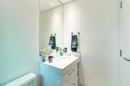 Apartamento à venda com 212m², 3 quartos e 5 vagas Apartamento à venda com 212m², 3 quartos e 5 vagasBanheiro da Suíte 1