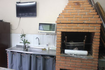 Casa para alugar com 237m², 3 quartos e 4 vagasQuintal