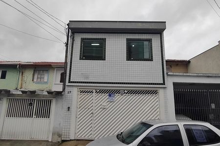 Casa para alugar com 237m², 3 quartos e 4 vagas Casa para alugar com 237m², 3 quartos e 4 vagasFachada