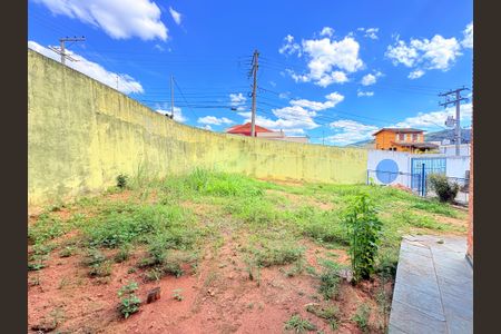 Casa à venda com 1037m², 3 quartos e 4 vagasVista do Terreno