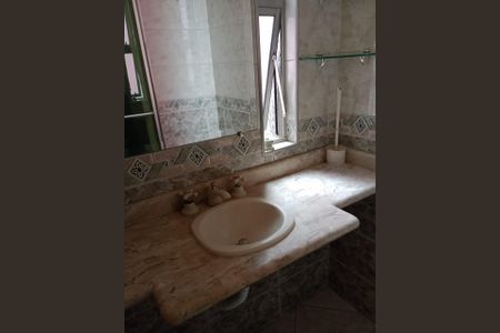 Banheiro de apartamento à venda com 2 quartos, 54m² em Vila Ivone, São Paulo