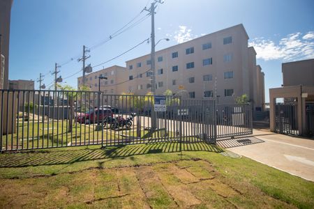 Apartamento à venda com 41m², 2 quartos e 1 vaga Apartamento à venda com 41m², 2 quartos e 1 vagaFachada