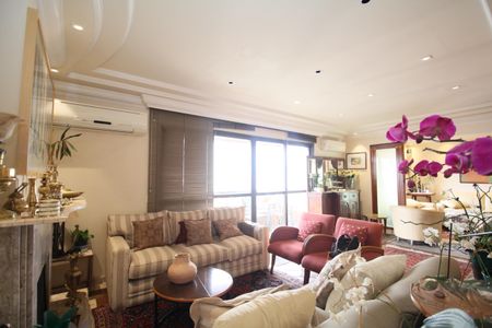 Apartamento à venda com 213m², 4 quartos e 4 vagasSala