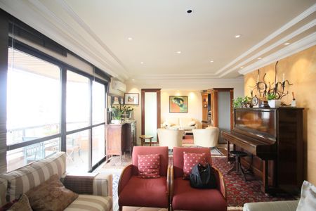 Apartamento à venda com 213m², 4 quartos e 4 vagasSala