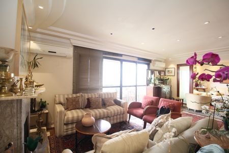 Apartamento à venda com 213m², 4 quartos e 4 vagasSala