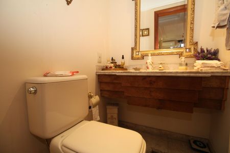 Apartamento à venda com 213m², 4 quartos e 4 vagasLavabo