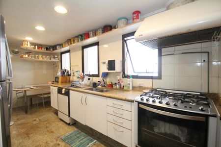 Apartamento à venda com 213m², 4 quartos e 4 vagasCozinha