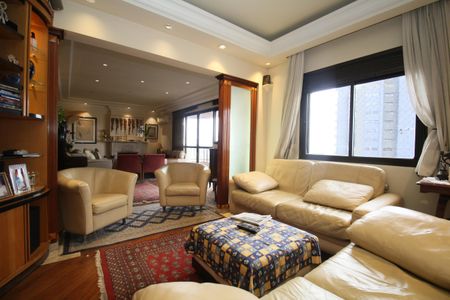 Apartamento à venda com 213m², 4 quartos e 4 vagasSala