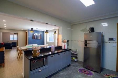 Casa para alugar com 240m², 3 quartos e 2 vagas