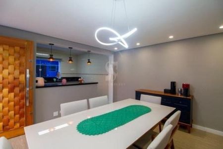 Casa para alugar com 240m², 3 quartos e 2 vagas