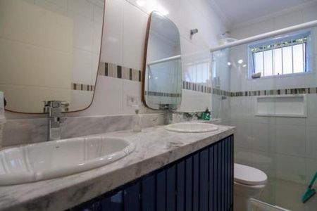 Casa para alugar com 240m², 3 quartos e 2 vagas