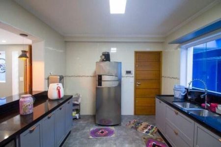 Casa para alugar com 240m², 3 quartos e 2 vagas