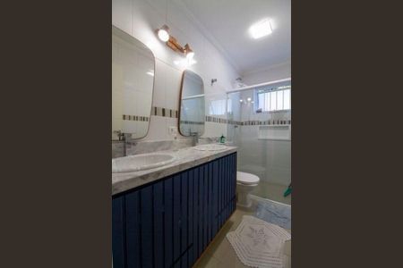 Casa para alugar com 240m², 3 quartos e 2 vagas