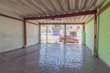 Casa à venda com 210m², 3 quartos e 5 vagas Casa à venda com 210m², 3 quartos e 5 vagasGaragem