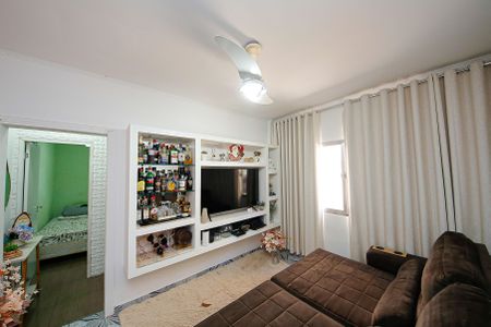 Casa à venda com 200m², 4 quartos e 2 vagas Casa à venda com 200m², 4 quartos e 2 vagasSala