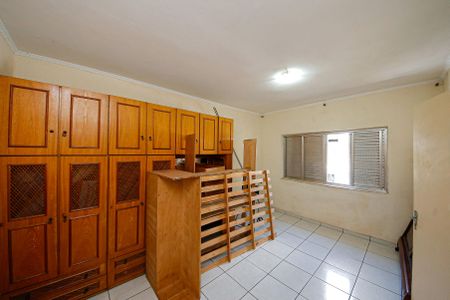 Casa à venda com 200m², 4 quartos e 2 vagas Casa à venda com 200m², 4 quartos e 2 vagasSuíte