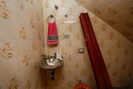 Casa à venda com 200m², 4 quartos e 2 vagas Casa à venda com 200m², 4 quartos e 2 vagasLavabo