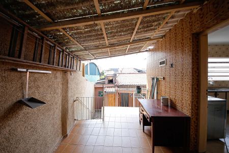 Casa à venda com 200m², 4 quartos e 2 vagas Casa à venda com 200m², 4 quartos e 2 vagasÁrea externa