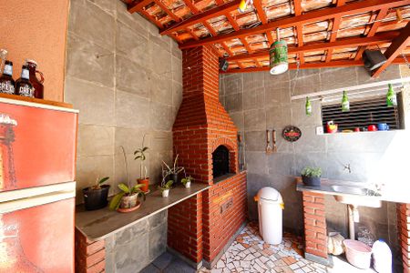 Casa à venda com 200m², 4 quartos e 2 vagas Casa à venda com 200m², 4 quartos e 2 vagasÁrea gourmet