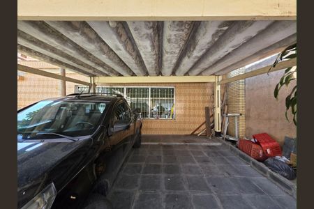 Casa à venda com 200m², 4 quartos e 2 vagas Casa à venda com 200m², 4 quartos e 2 vagasGaragem