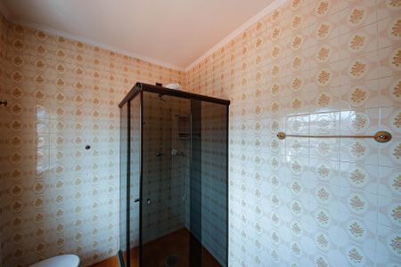 Casa à venda com 200m², 4 quartos e 2 vagas Casa à venda com 200m², 4 quartos e 2 vagasBanheiro Suíte