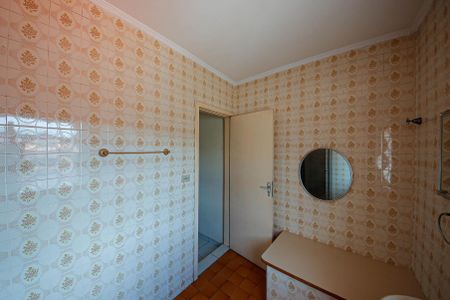 Casa à venda com 200m², 4 quartos e 2 vagas Casa à venda com 200m², 4 quartos e 2 vagasBanheiro Suíte