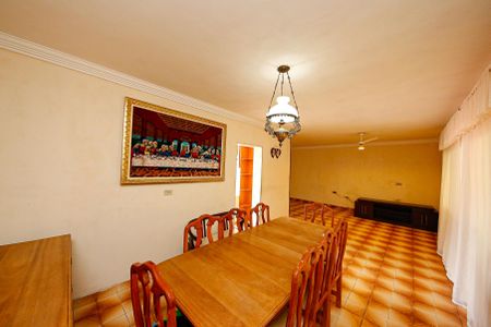 Sala de casa à venda com 4 quartos, 200m² em Jardim Guairaca, São Paulo