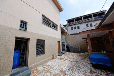Casa à venda com 200m², 4 quartos e 2 vagas Casa à venda com 200m², 4 quartos e 2 vagasQuintal