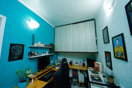 Casa à venda com 200m², 4 quartos e 2 vagas Casa à venda com 200m², 4 quartos e 2 vagasEscritório