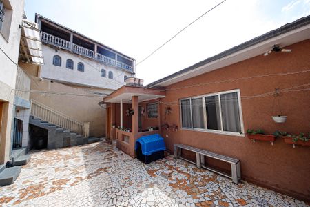 Casa à venda com 200m², 4 quartos e 2 vagas Casa à venda com 200m², 4 quartos e 2 vagasQuintal