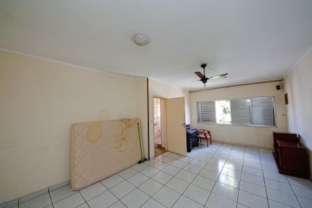 Casa à venda com 200m², 4 quartos e 2 vagas Casa à venda com 200m², 4 quartos e 2 vagasQuarto