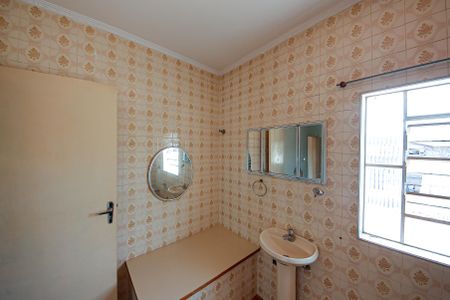 Casa à venda com 200m², 4 quartos e 2 vagas Casa à venda com 200m², 4 quartos e 2 vagasBanheiro Suíte