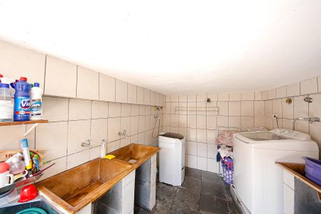 Casa à venda com 200m², 4 quartos e 2 vagas Casa à venda com 200m², 4 quartos e 2 vagasÁrea de Serviço