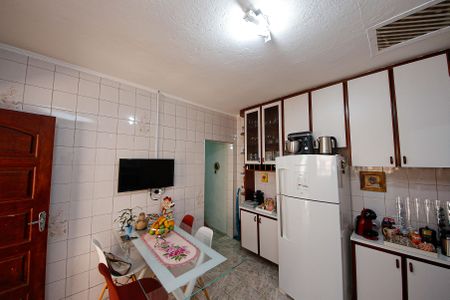 Casa à venda com 200m², 4 quartos e 2 vagas Casa à venda com 200m², 4 quartos e 2 vagasCozinha