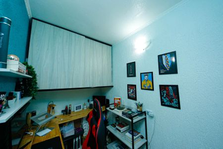 Casa à venda com 200m², 4 quartos e 2 vagas Casa à venda com 200m², 4 quartos e 2 vagasEscritório