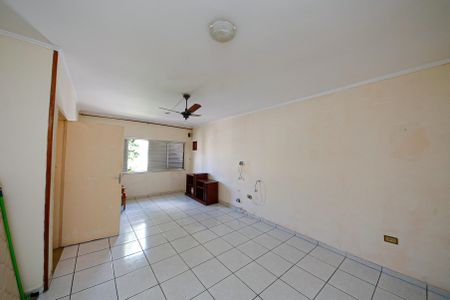 Casa à venda com 200m², 4 quartos e 2 vagas Casa à venda com 200m², 4 quartos e 2 vagasQuarto